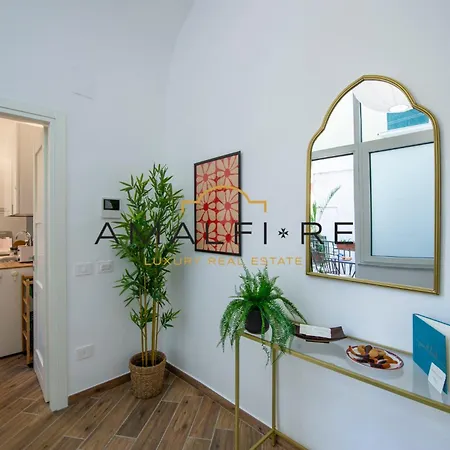 Due Deliziosi Per 8 Persone Centro Di * Амальфи